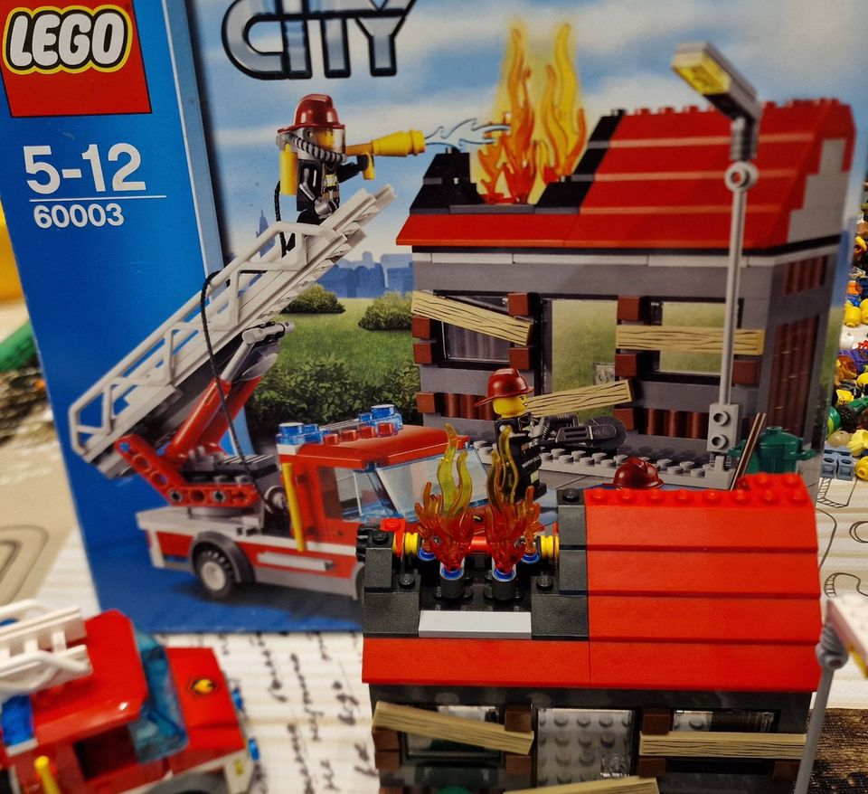 Lego City Set 60003 Feuerwehreinsatz mit BA in Altenbeken