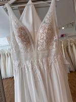 Brautkleid Hochzeitskleid Chiffon ivory Gr. 40/42 Niedersachsen - Helmstedt Vorschau