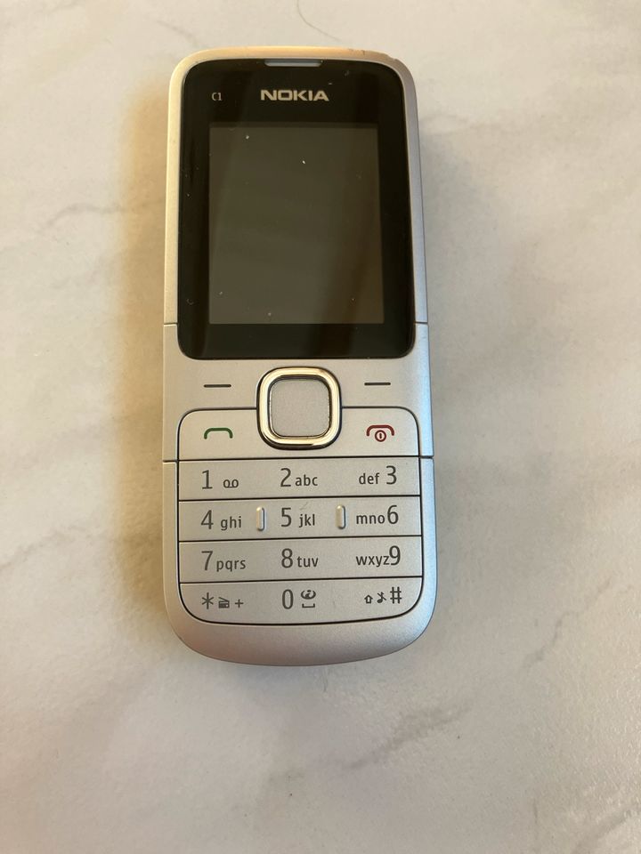 Handy Nokia C1-01 in Mainz