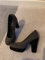 High Heels Pumps mit Plateau Catwalk grau - Gr. 37 Hannover - Bothfeld-Vahrenheide Vorschau