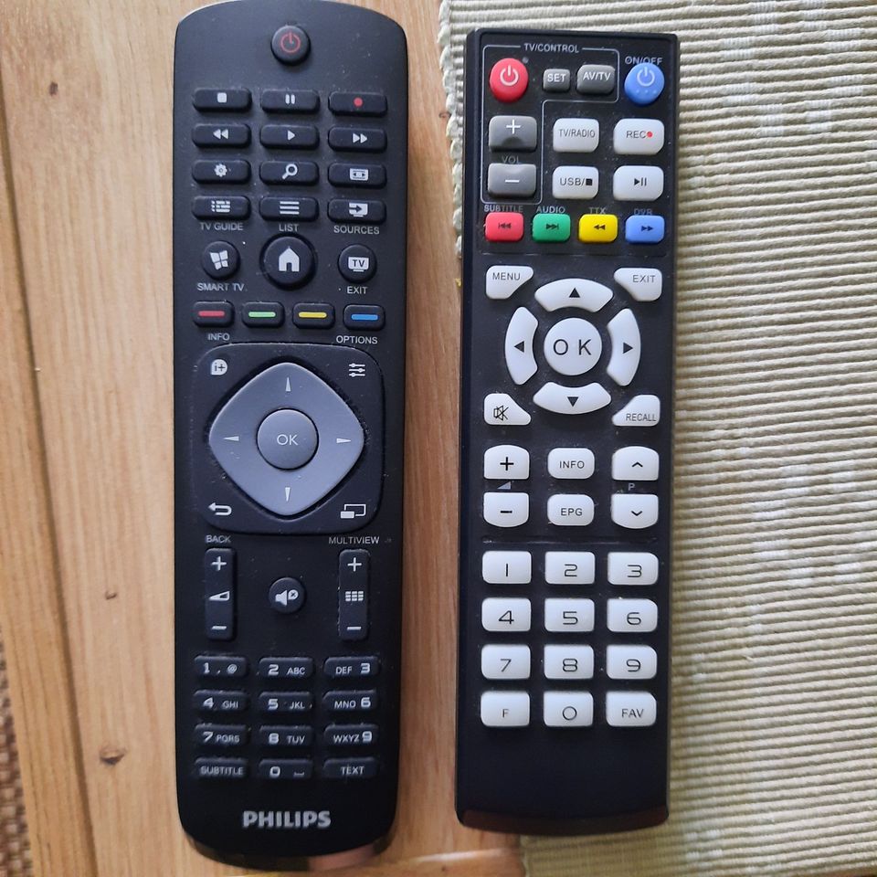 Fernseher, DVD Player,  2 Reciewer in Ascheberg