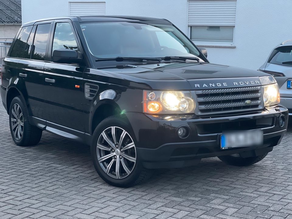 LAND ROVER in Saarlouis