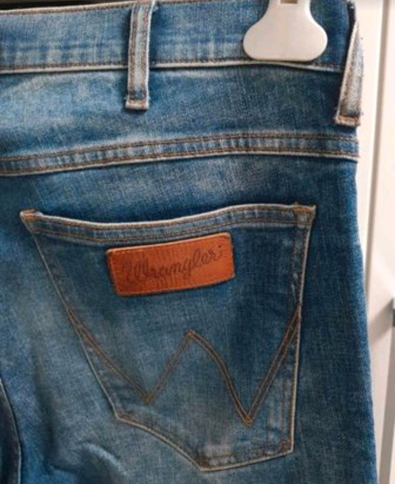 Wrangler Hose Jeans W32 L32 in Paderborn