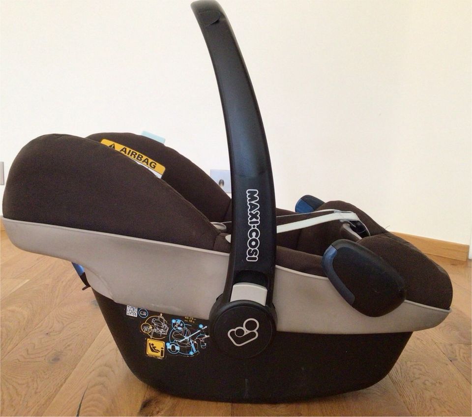 Maxi Cosi Pebble Plus mit Isofix Station 2wayFix in Ellwangen (Jagst)