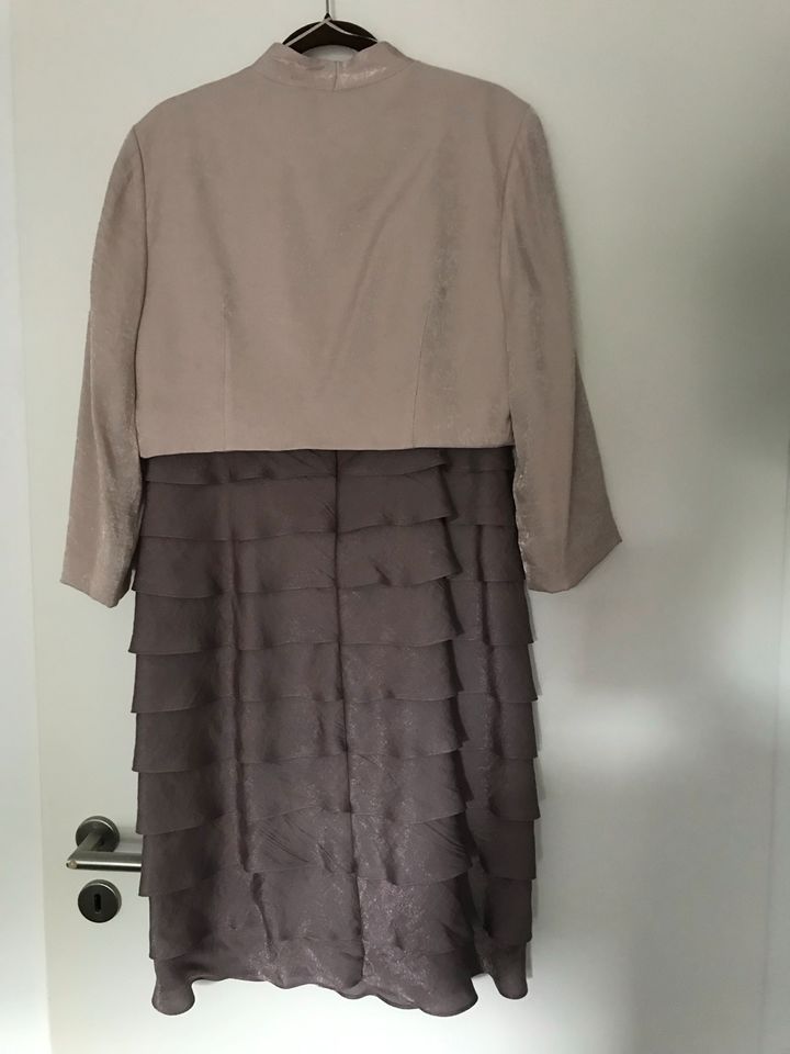 Kleid mit Bolero  Damenkleid in Siegburg