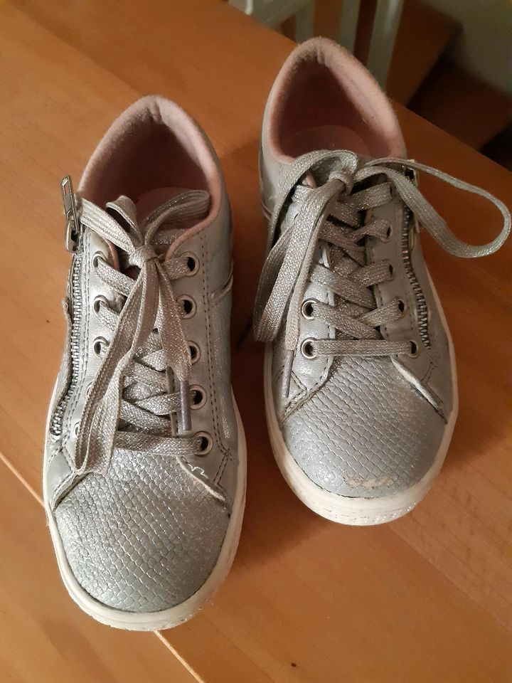 Schuhe Sneakers Halbschuhe Gr. 31 Mädchen in Machern