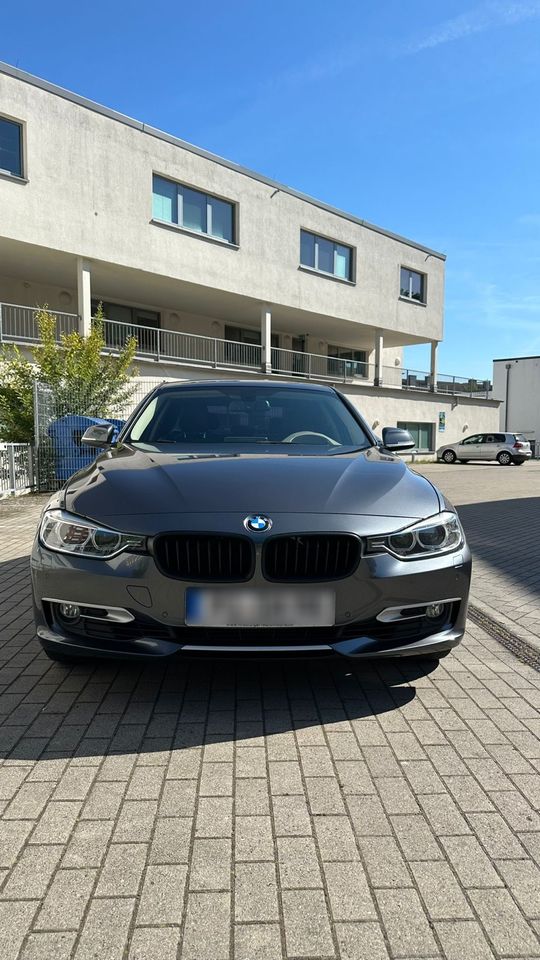 BMW 328I/Luxury line in Elmshorn