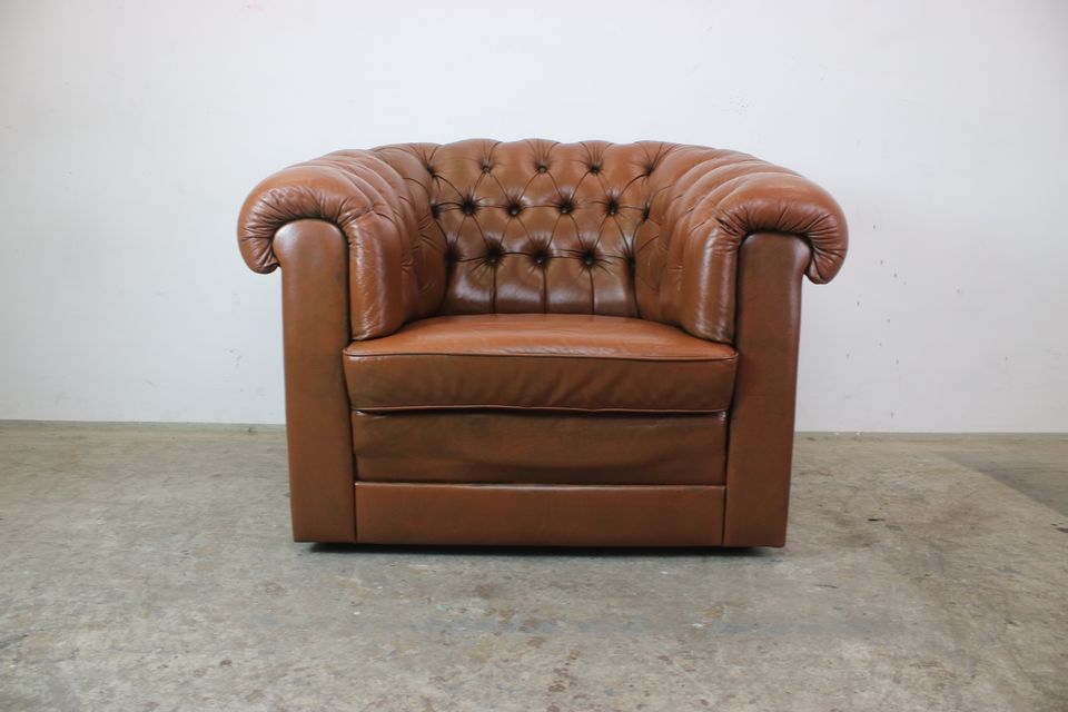 Englischer Vintage Chesterfield Clubsessel Braun Leder 80er Jahre in Berlin