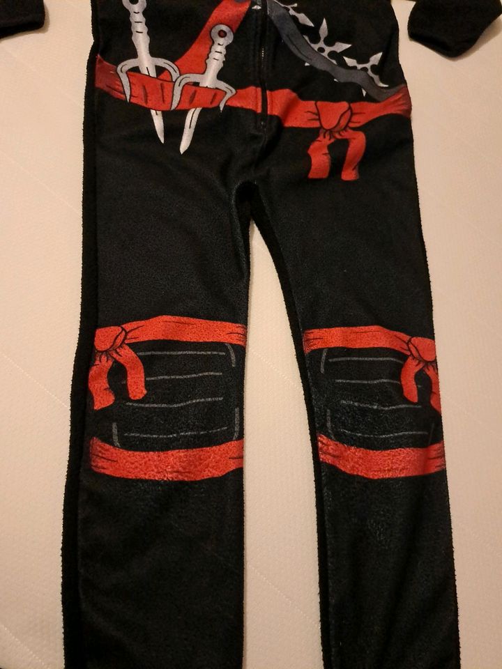 Kostüm Ninja, Ninjago, Samurai, Kinder gr. 122/128 in Magdeburg