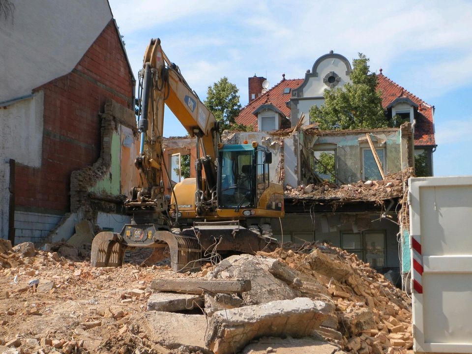 ☎️ Wir bieten: Haus Abriss⭐ Einfamilienhaus Abriss⭐ Entkernung in Barsinghausen