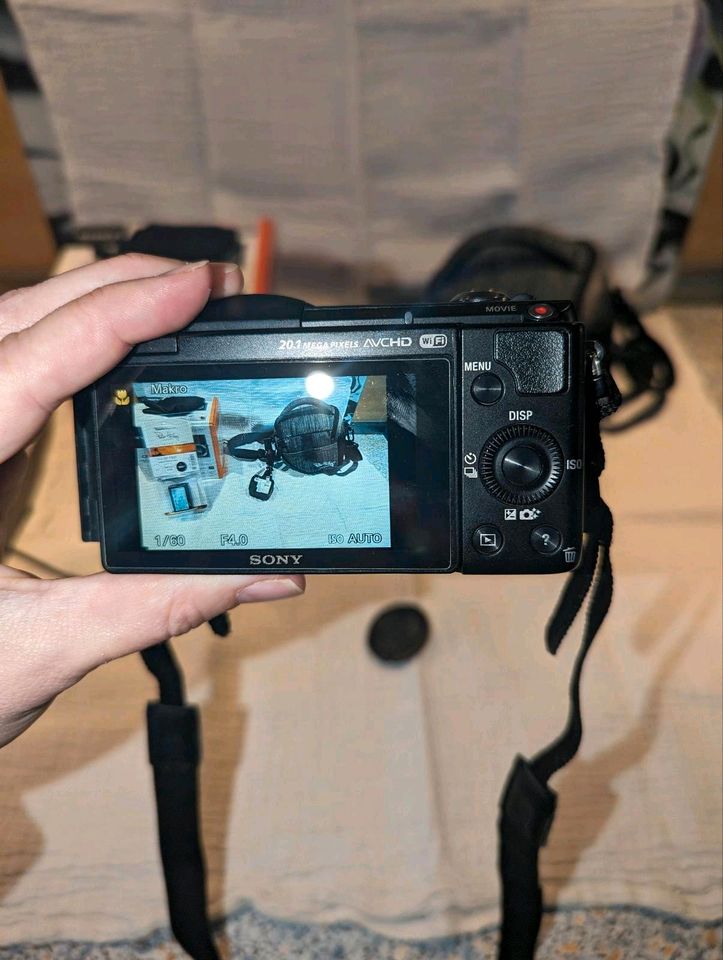 Sony Alpha 5000 Kamera mit allem Zubehör in Osterburken