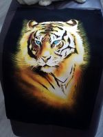 Fluoreszierendes Bild auf Samtstoff, Motiv Tiger Nürnberg (Mittelfr) - Oststadt Vorschau