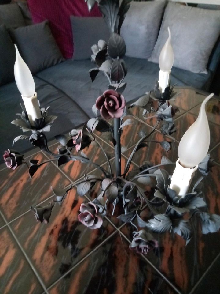 Kronleuchter, schwarz , rot, Gothic, Rosen, Kerzen in München