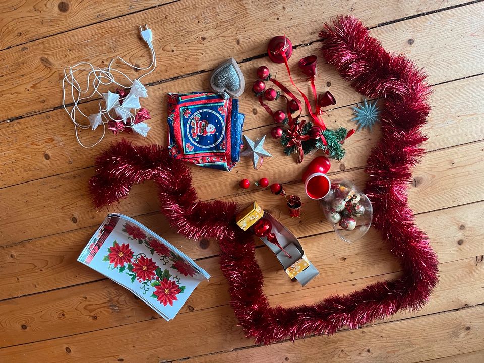 Weihnachtsschmuck zu verschenken in Rostock