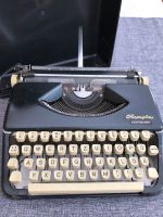 Schreibmaschine Olympia, Reiseschreibmaschine, Vintage Schleswig-Holstein - Hohenlockstedt Vorschau