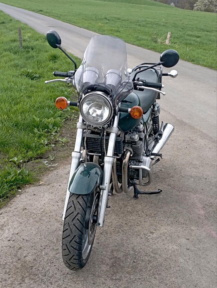 Zephyr 750 Oldtimer dunkelgrün metallic Technik generalüberholt in Morsbach