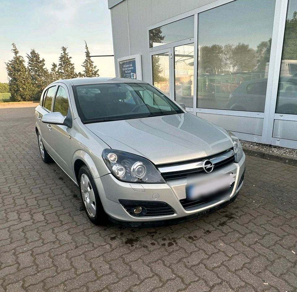 Opel Astra 1,4 Automatik in Alt Zachun
