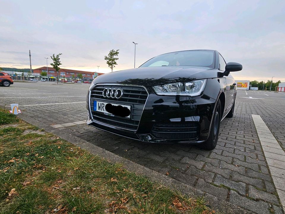 Audi A1 1.6 TDI/AMBITION/SCHECKHEFT/SCHWARZ in Thale