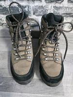 Lowa Wanderstiefel Boots Gr 41 Gore-Tex Nordrhein-Westfalen - Leverkusen Vorschau