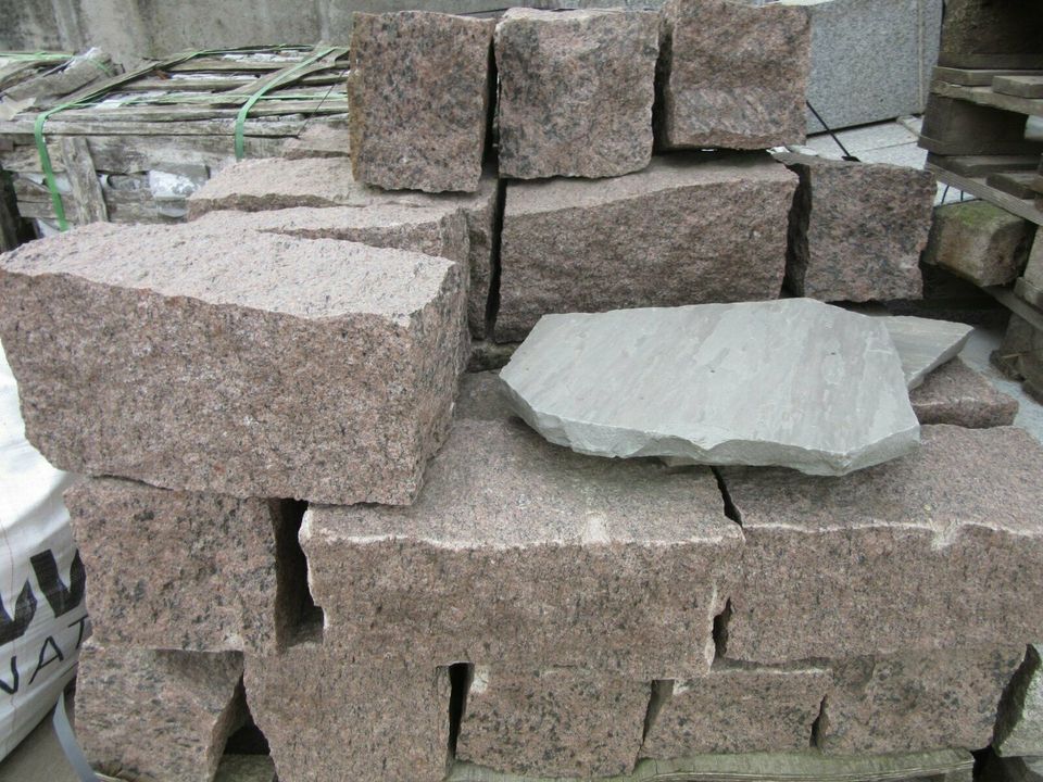 Granit Mauerstein 40x20x20cm VANGA ROT allseits roh gespalt.(Po) in Nünchritz