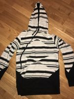 Urban Outfitters Pulli Pullover schwarz weiß Hoodie Gr. M unisex Friedrichshain-Kreuzberg - Kreuzberg Vorschau