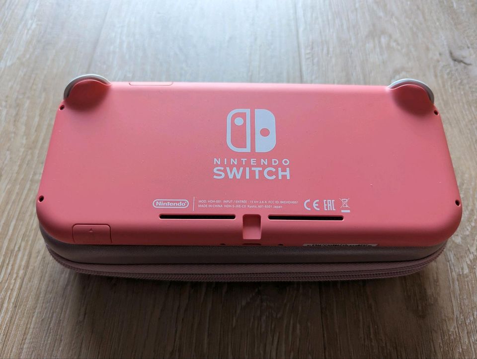 Switch lite mit Tasche in Eutin