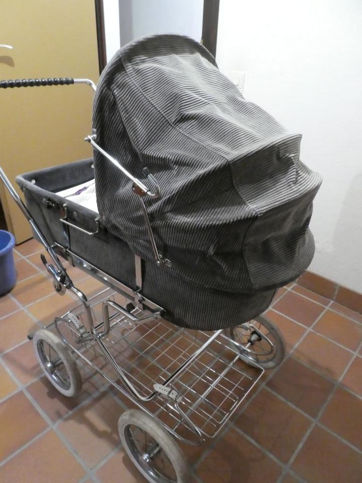 Kinderwagen für Baby in Monschau