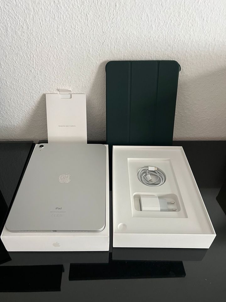 Apple iPad 2022 - 10,9“ 64 GB Space Grau in Aachen