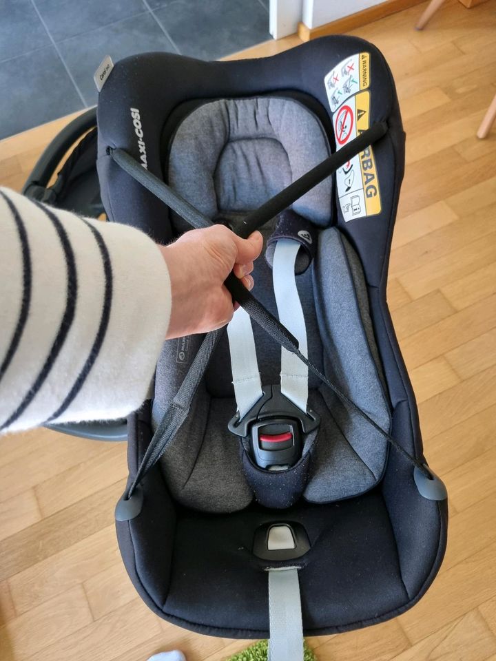 Maxi Cosi Coral 360 i-Size in Reutlingen