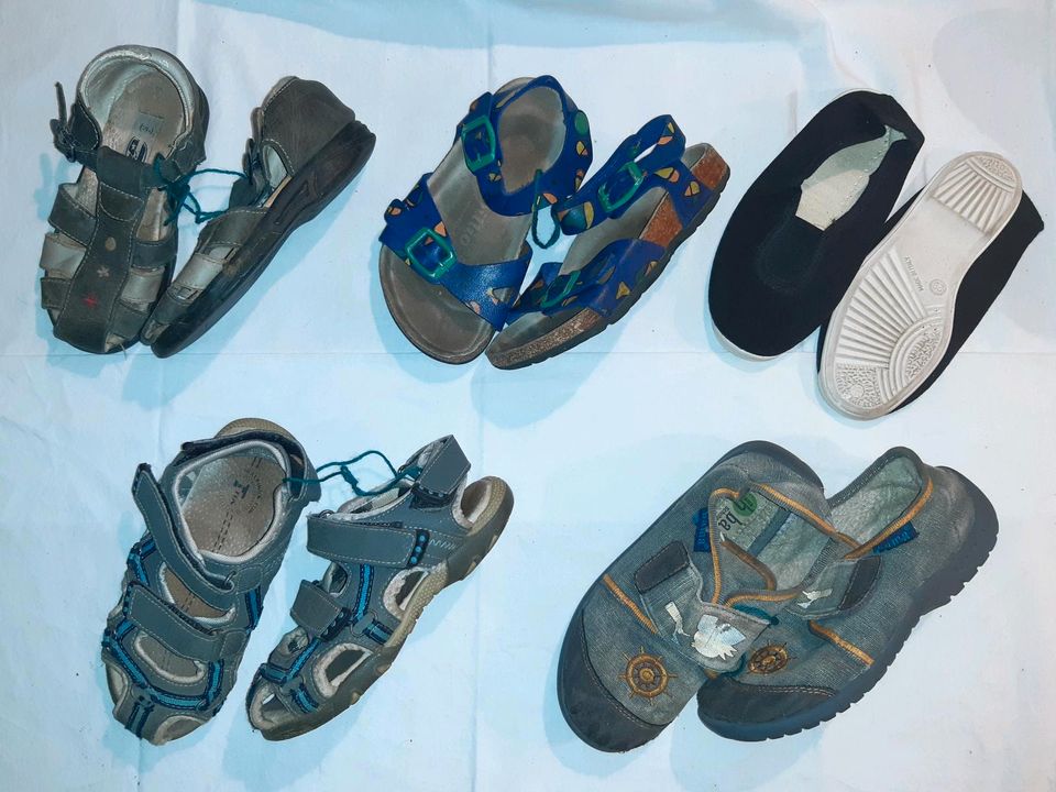 Stiefel, Kinderschuhe, Sandalen, Hausschuhe, Gr. 26-30 in Erfurt