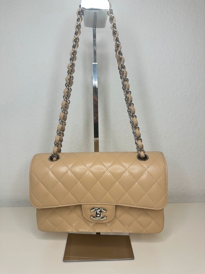 Chanel Timeless Classic double flap beige clair caviar shw Tasche in München