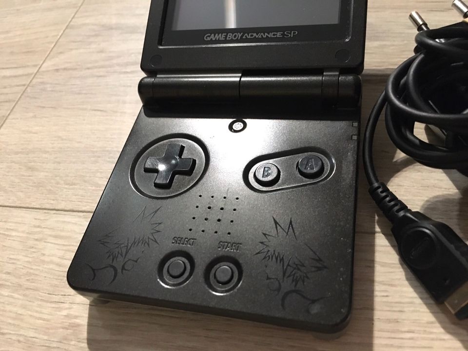Nintendo Game Boy Advance SP Konsole Kingdom Hearts Edition in Essen