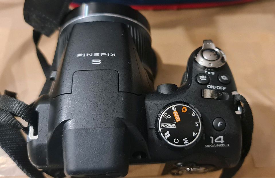 Kamera FUJIFILM FINEPIX S3200 in Raunheim