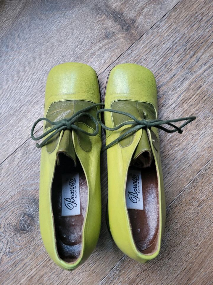 Ausgefallene Schuhe aus Italien in Unna