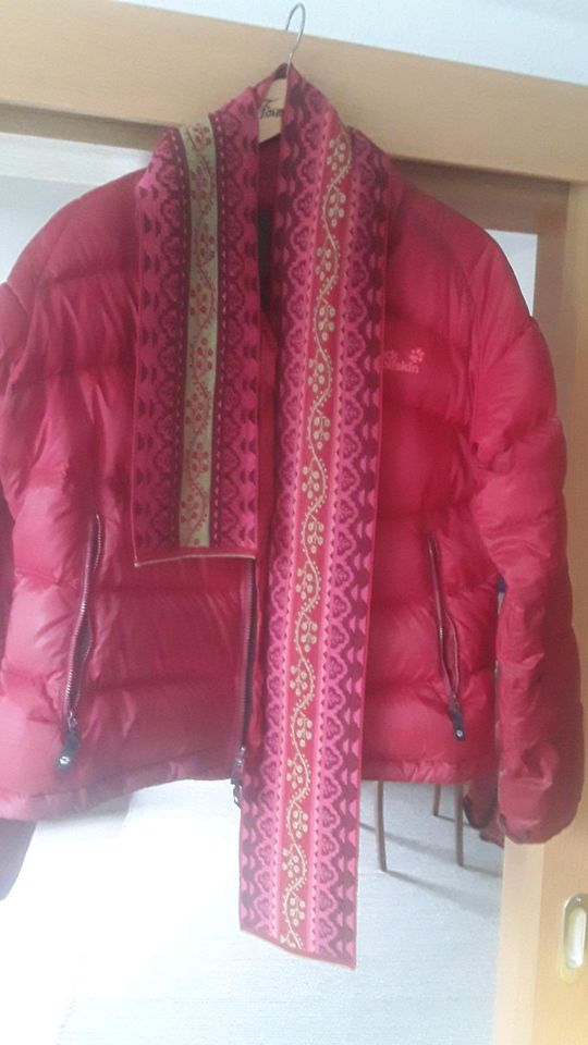 Oleana Schal + Jack Wolfskin Daunenjacke xl in Lemgo