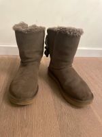 UGG  Bailey Boot 2 Boots mit Schleife Größe 37 Top Zustand Dortmund - Mitte Vorschau