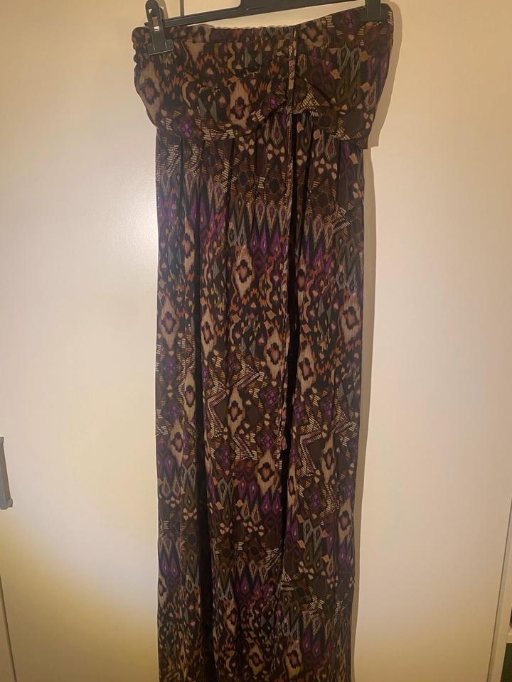 Langes Boho-Sommerkleid – Schulterfrei, Neckholder, gemustert in Leinfelden-Echterdingen