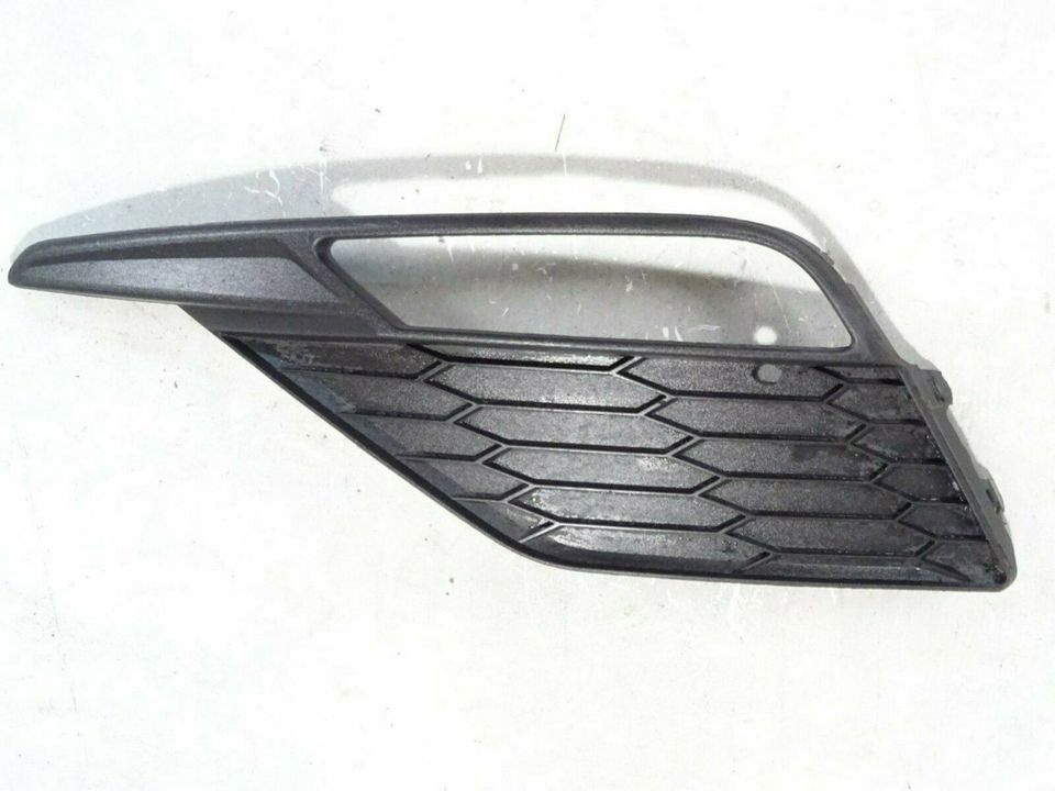 Seat Leon 3 Nebel Gitter Stoßstange Grill 5F0853665 links 17-20 in Bochum