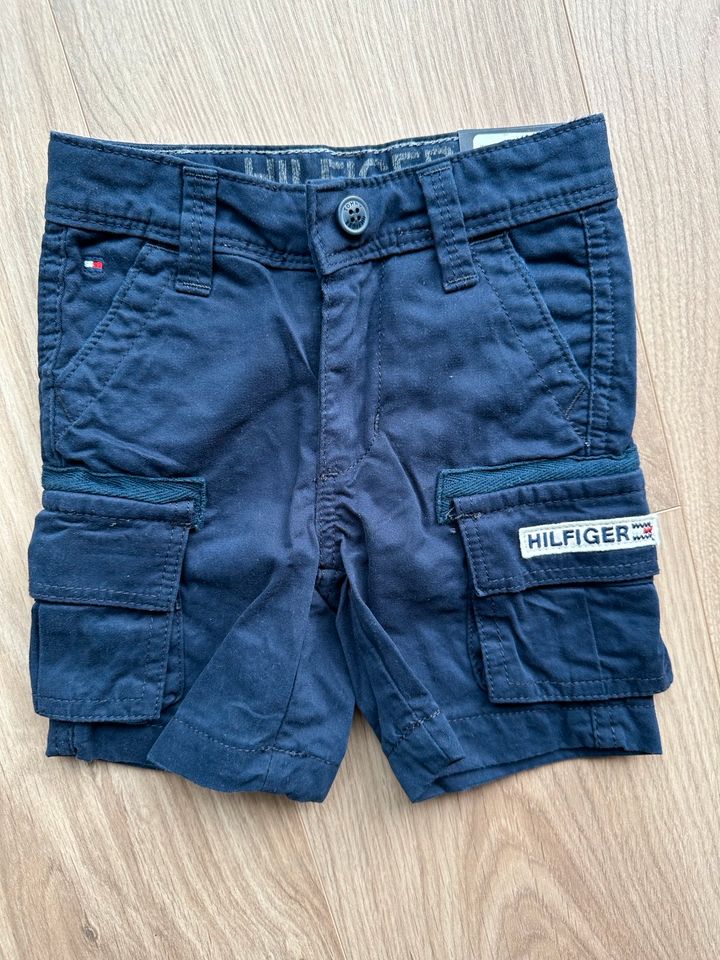 Tommy Hilfiger Shorts Gr. 92 -dunkelblau- neu- mit Etikett in Remchingen