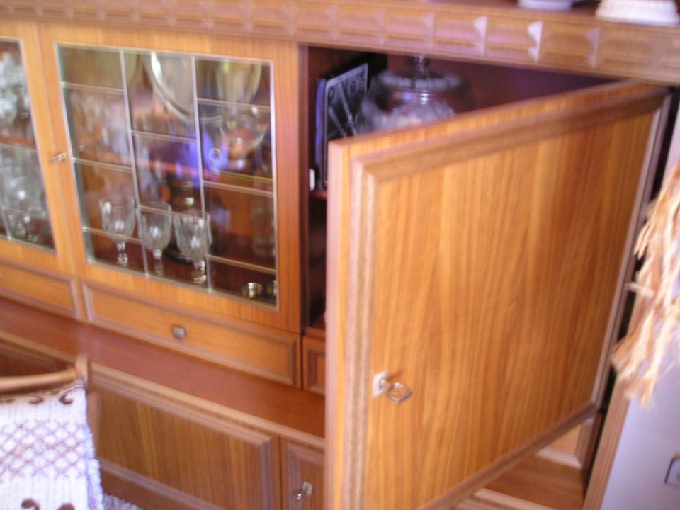 Wohnzimmerschrank MASSIV Qualität 1970s Vintage Bar beleuchtet ✅ in Frielendorf