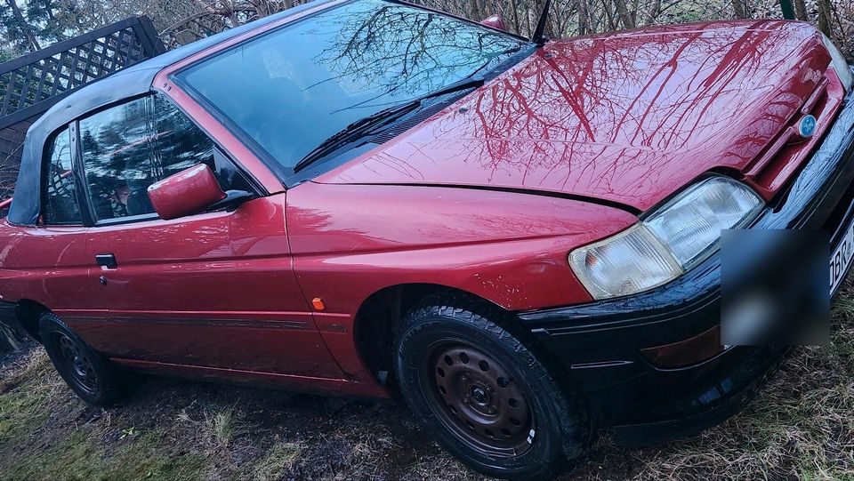 Ford Escort Cabrio an Bastler abzugeben in Sternberg