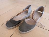 tolle Wildlederespadrilles in Khaki von UNISA (Größe 36) Berlin - Steglitz Vorschau