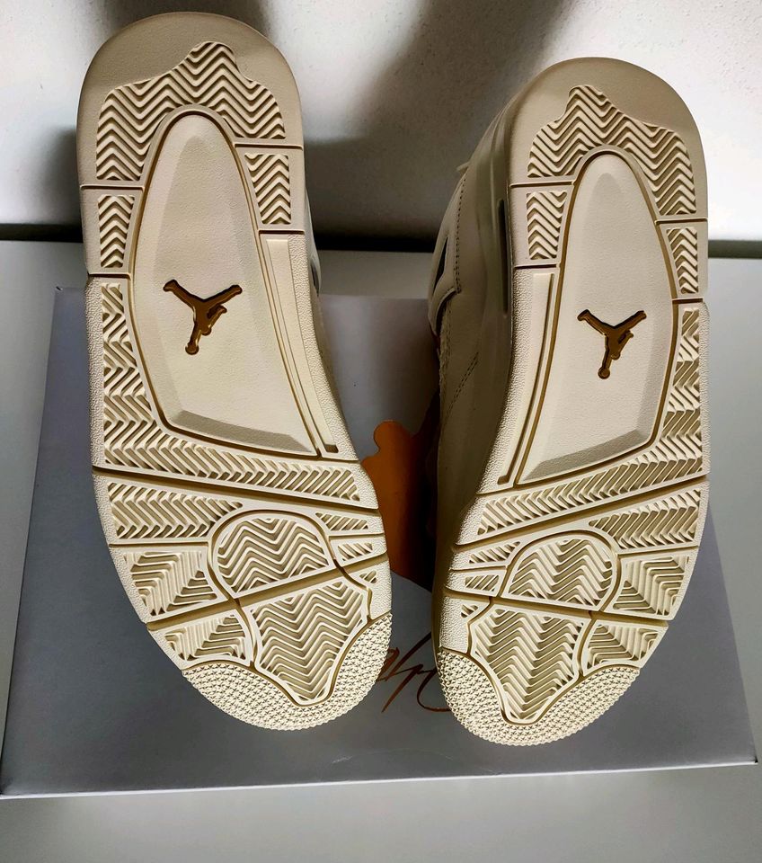 Nike Air Jordan 4 Retro Sail Metallic Gold Größe 42.5 AQ9129170 in Adelmannsfelden