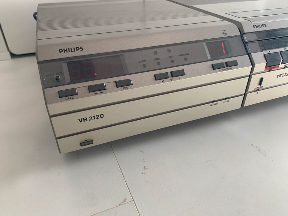 Philips Videorekorder Video 2000 VR2120+VR2220  RAR in Königswinter