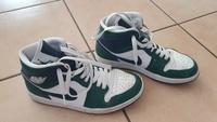 Air Jordan 1 Mid SE Gr. 38 Noble Green / Midnight Navy-White Hessen - Bad Vilbel Vorschau