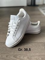 Schuhe Sportschuhe Sneaker Adidas Damen Gr. 38,5 Sachsen-Anhalt - Magdeburg Vorschau