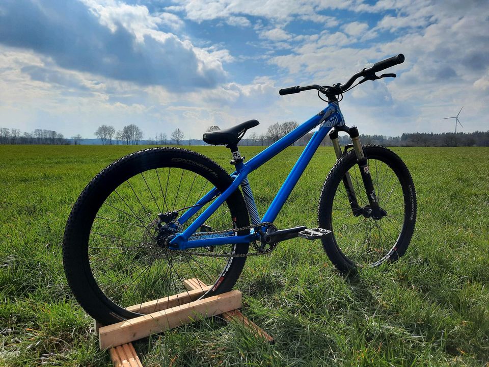 Dirtbike, slopestyle mtb (Octane One Circus) in Himmelpforten