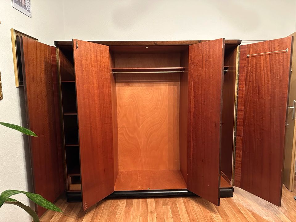 Midcentury Kleiderschrank Vintage Holz in Berlin