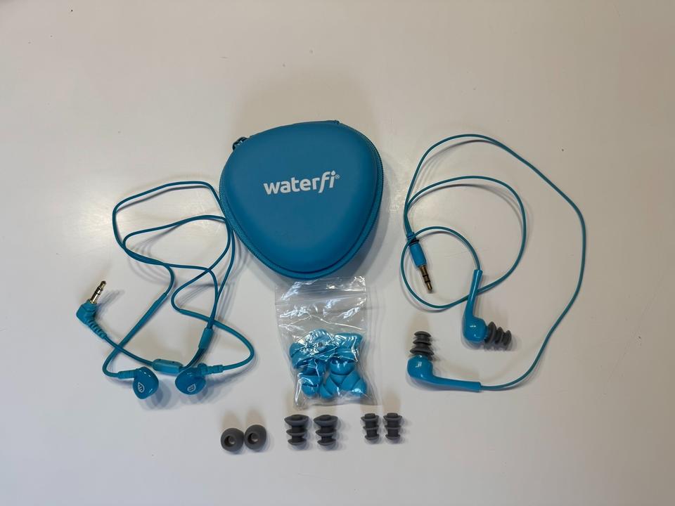 Wasserdichte In-Ear-Kopfhörer von Waterfi - für Wassersport in Abensberg