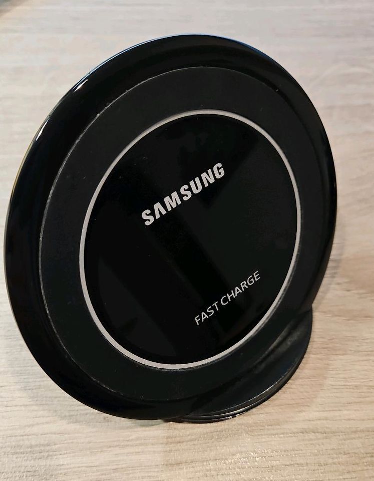 Samsung Wireless Charger Ladegerät Qi Induktion in Schloß Holte-Stukenbrock